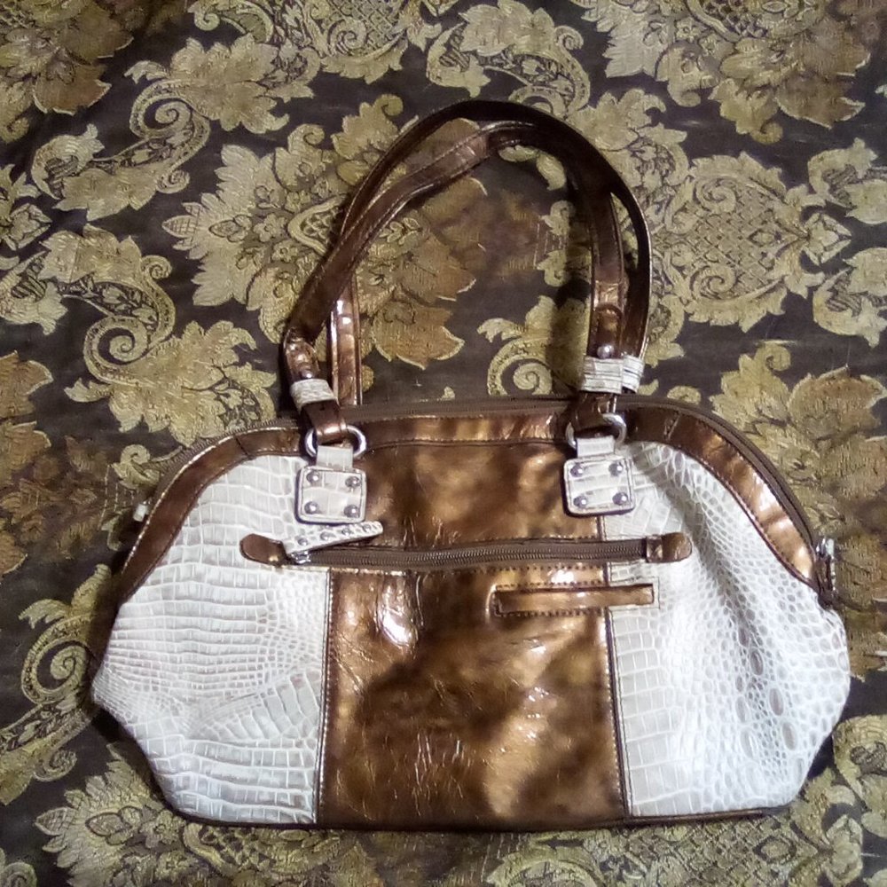 Leather Everyday - Picture 2 of 11